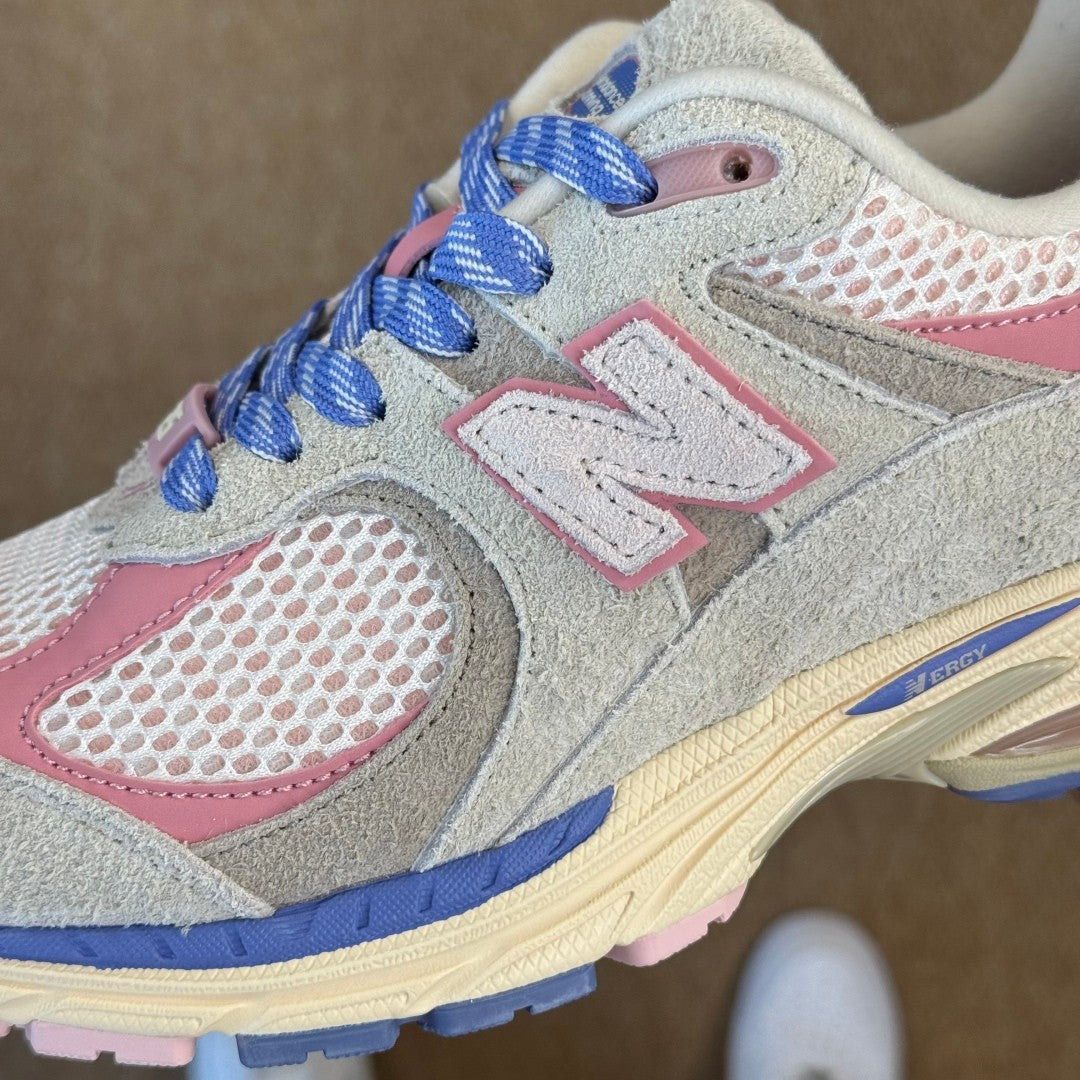 New Balance pink