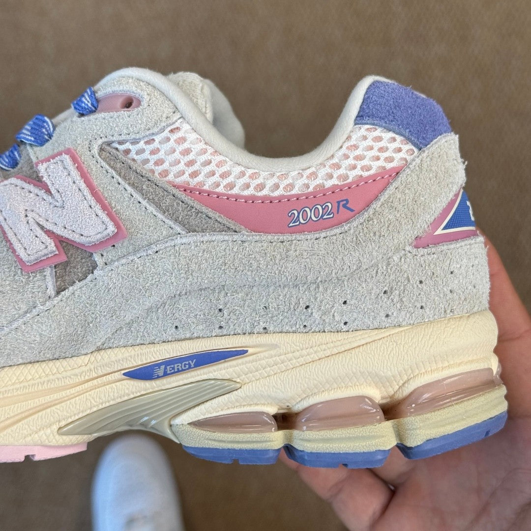 New Balance pink
