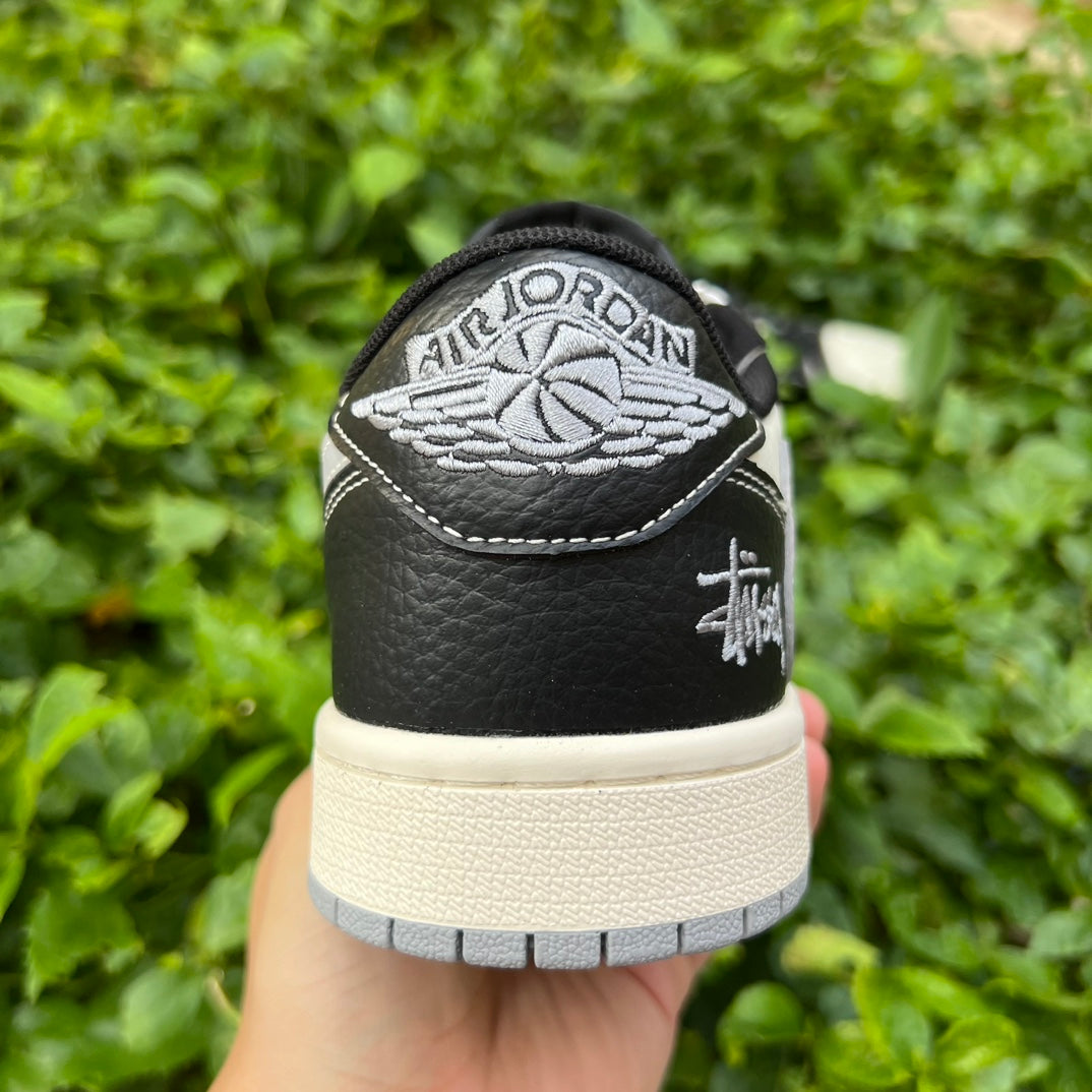 Air Jordan 1 Low Negras