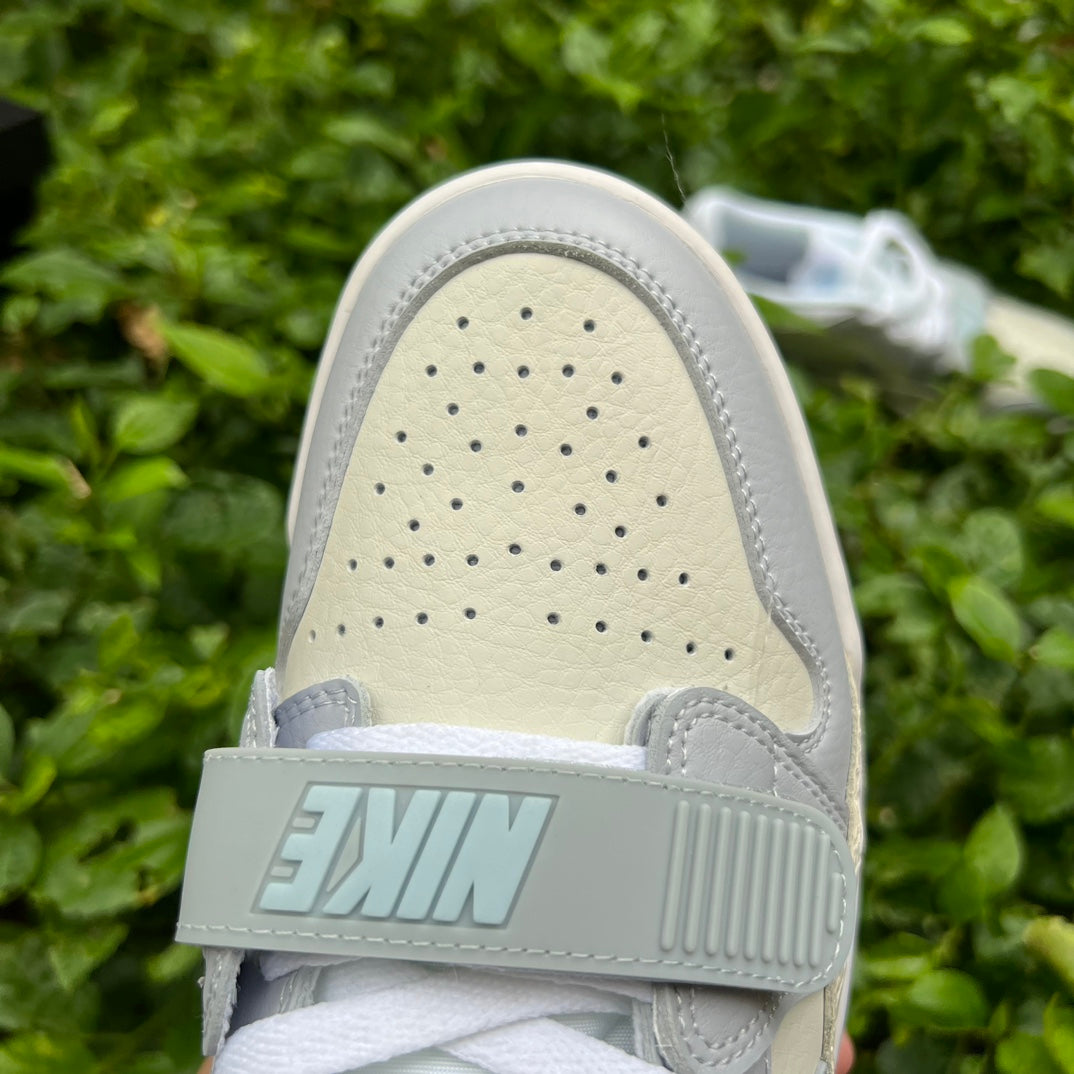 Air Jordan 3 b