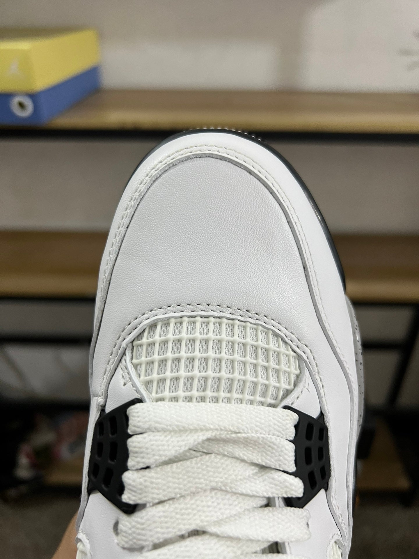 Air Jordan 4 white Cement
