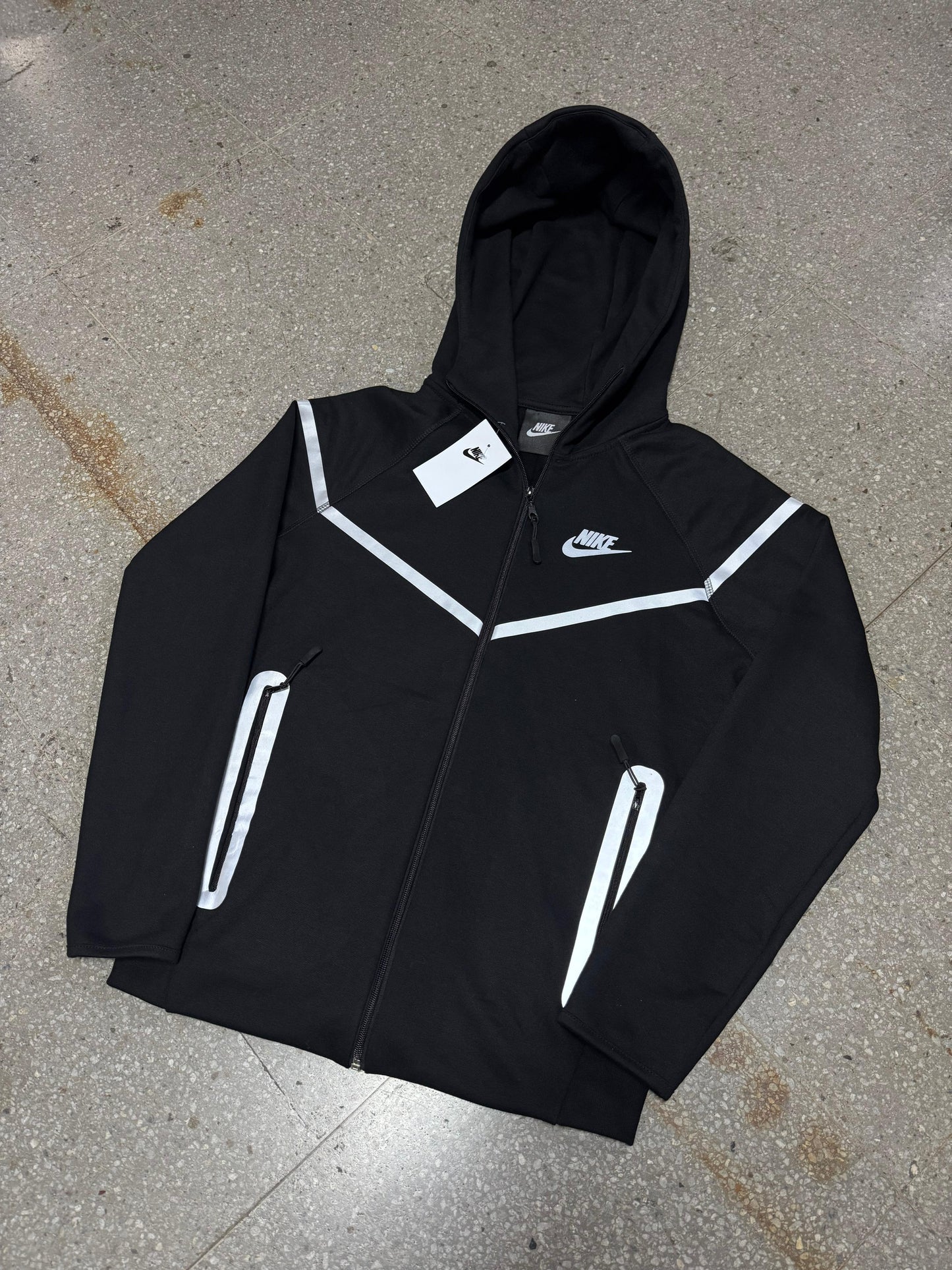 Nike tech Black poleron reflectante