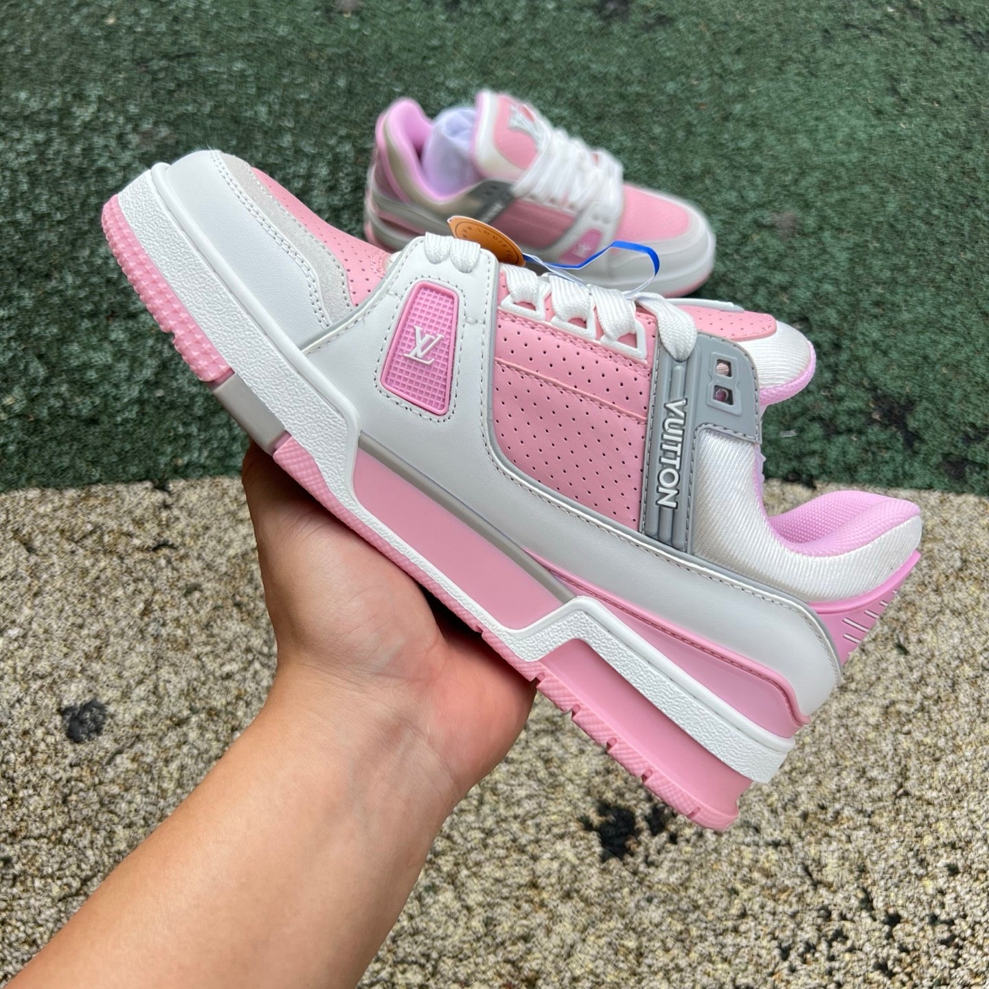 LOUIS VUITTON Trainer Pink Griss