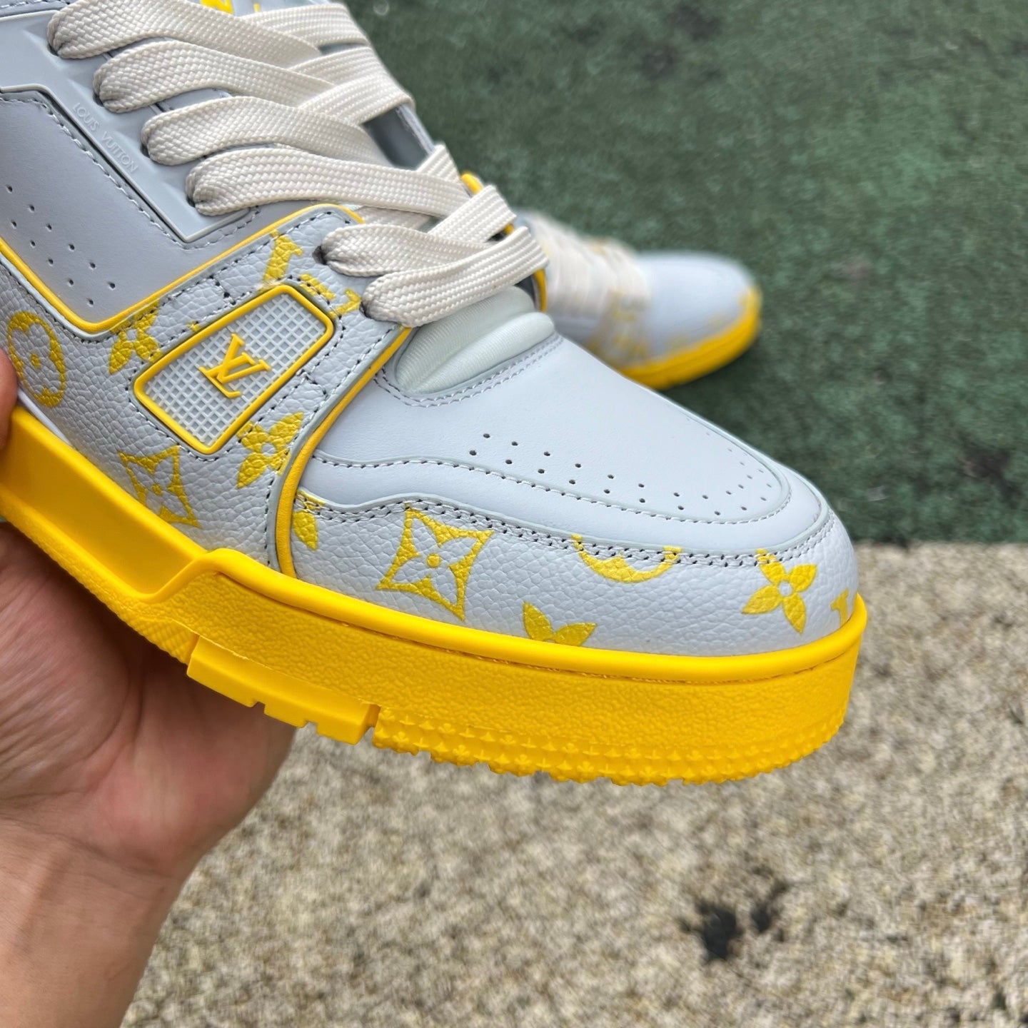 LOUIS VUITTON Trainer Lv gris-amarillo