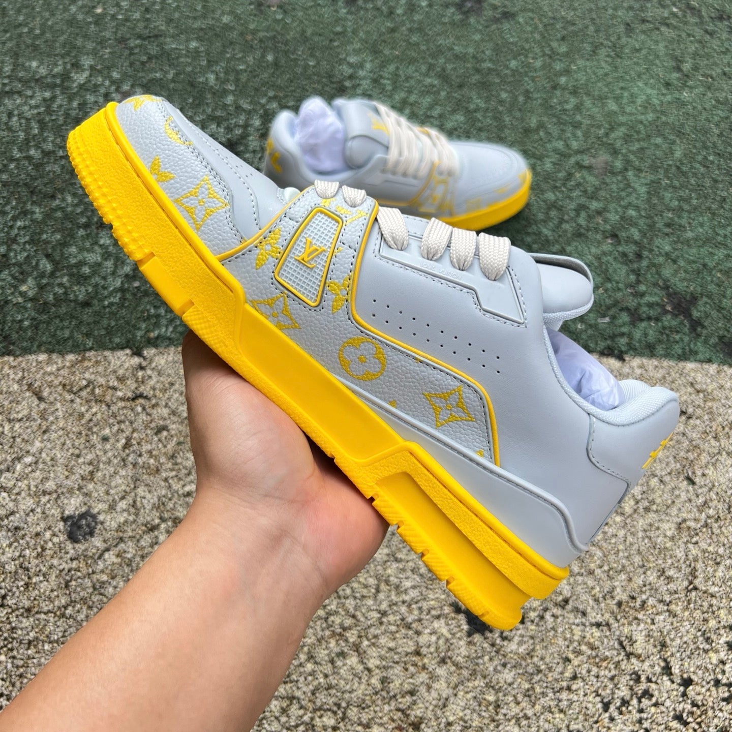 LOUIS VUITTON Trainer Lv gris-amarillo