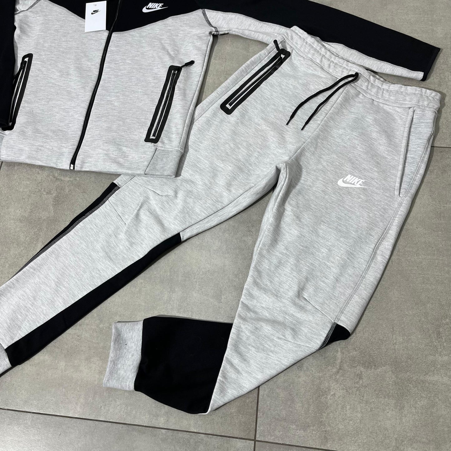 Conjunto Nike Tech Fleece B