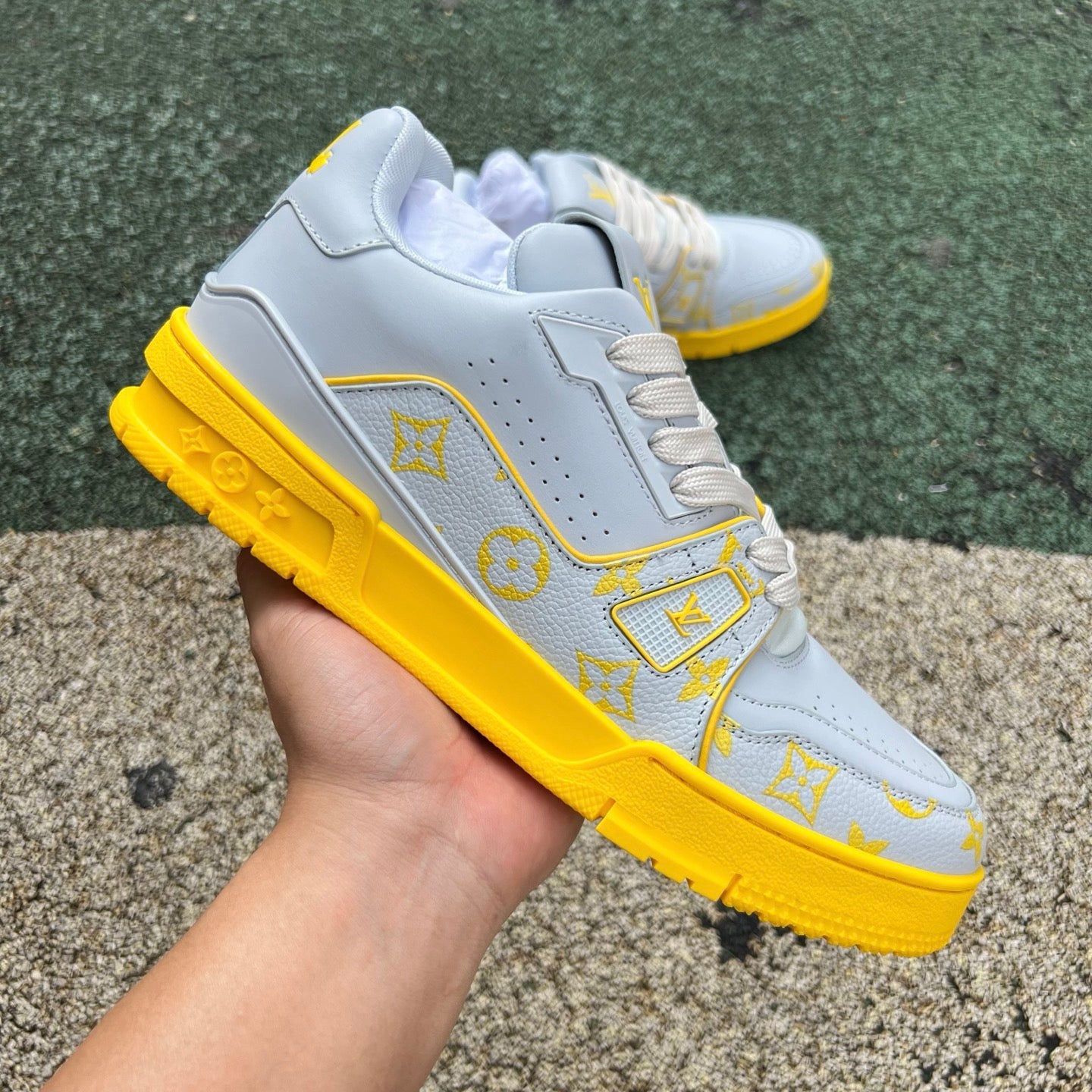 LOUIS VUITTON Trainer Lv gris-amarillo