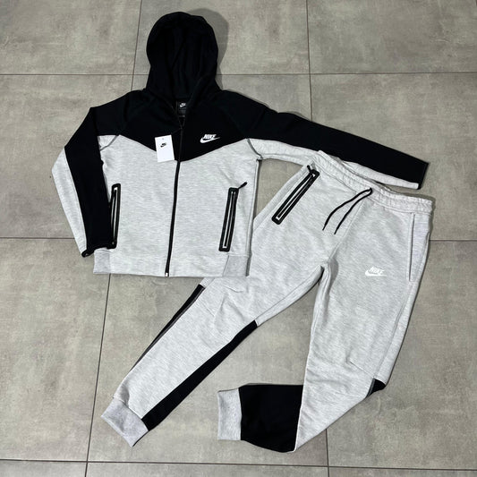 Conjunto Nike Tech Fleece B