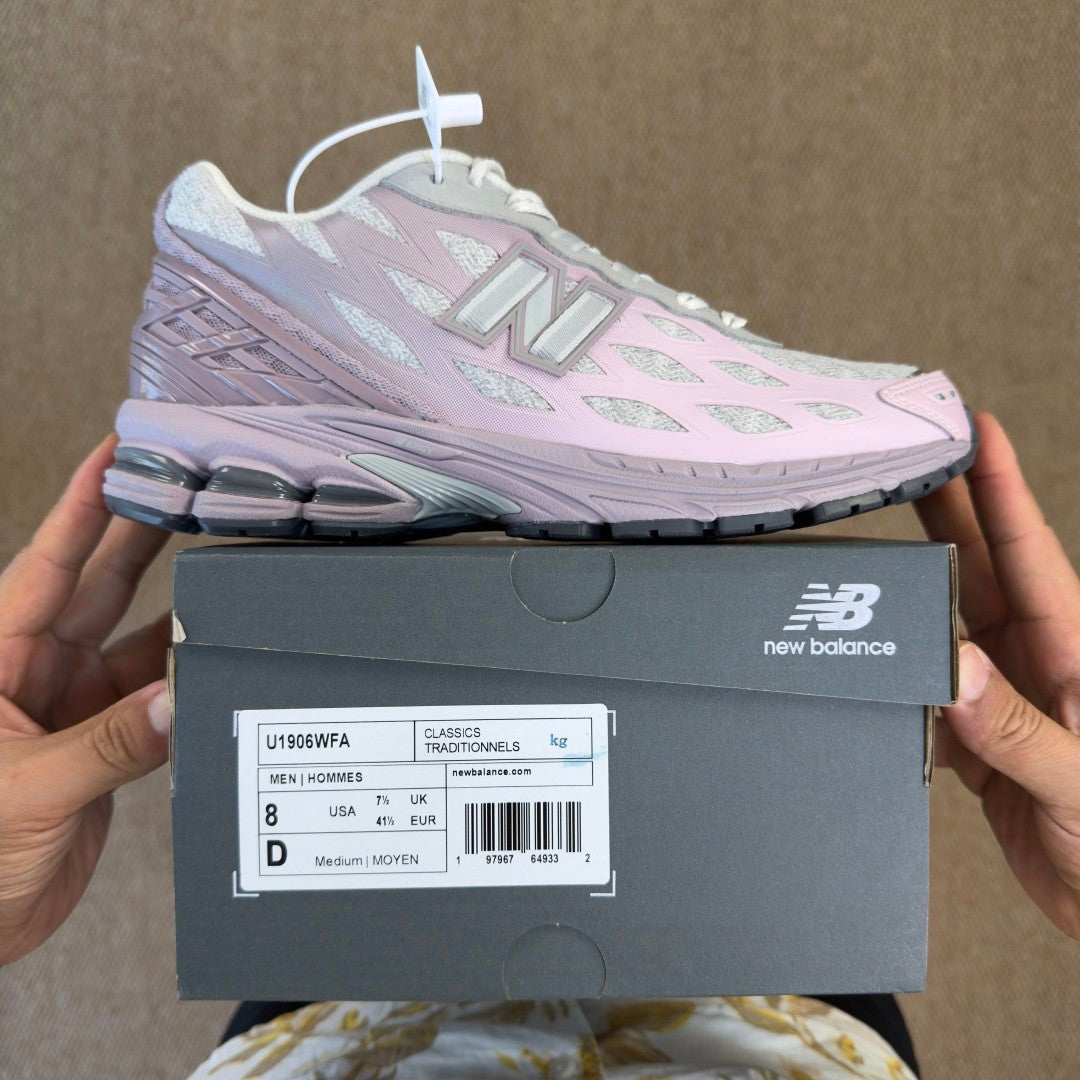 New Balance 1906R Pink