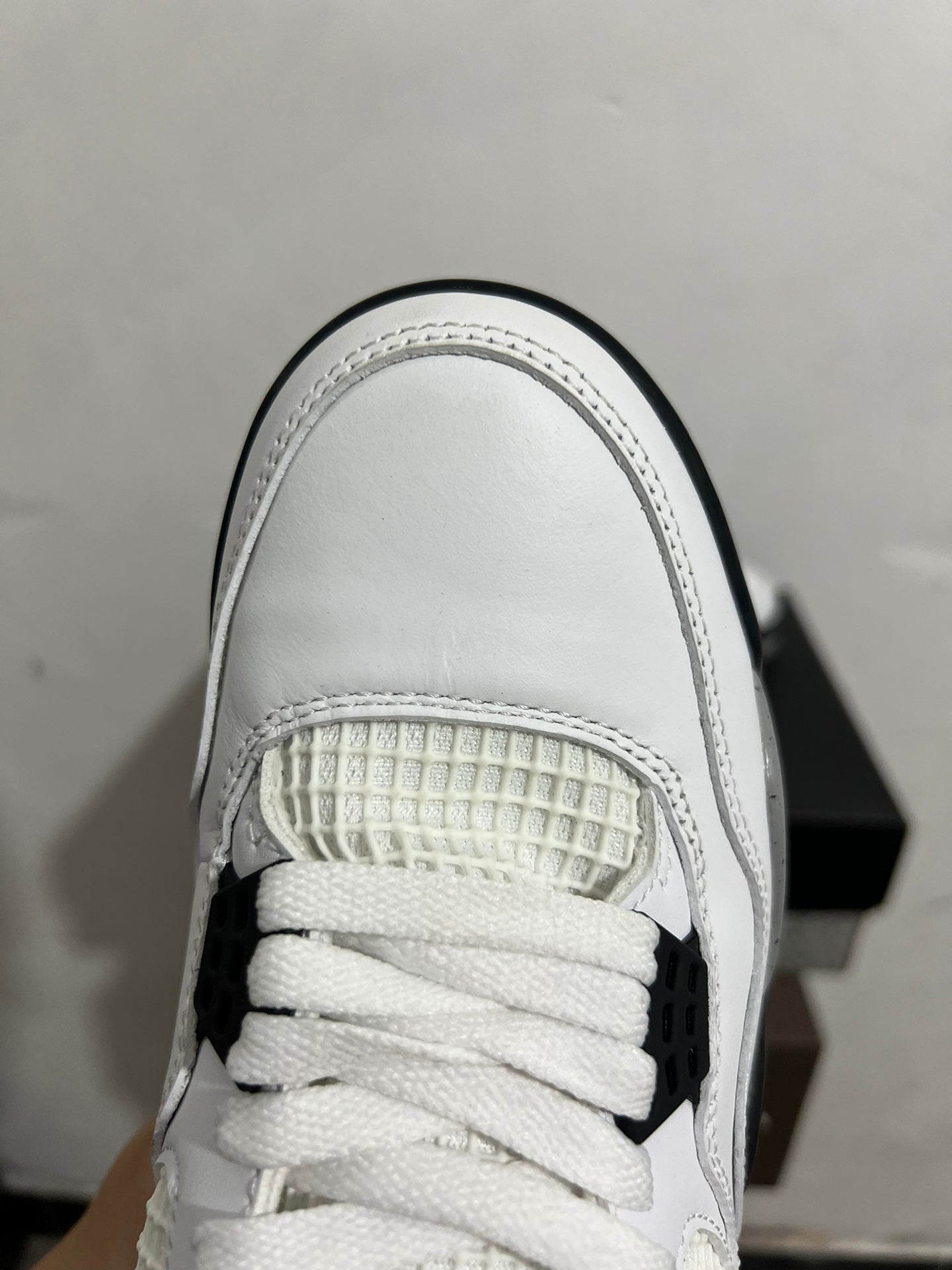 Air Jordan 4 white Cement