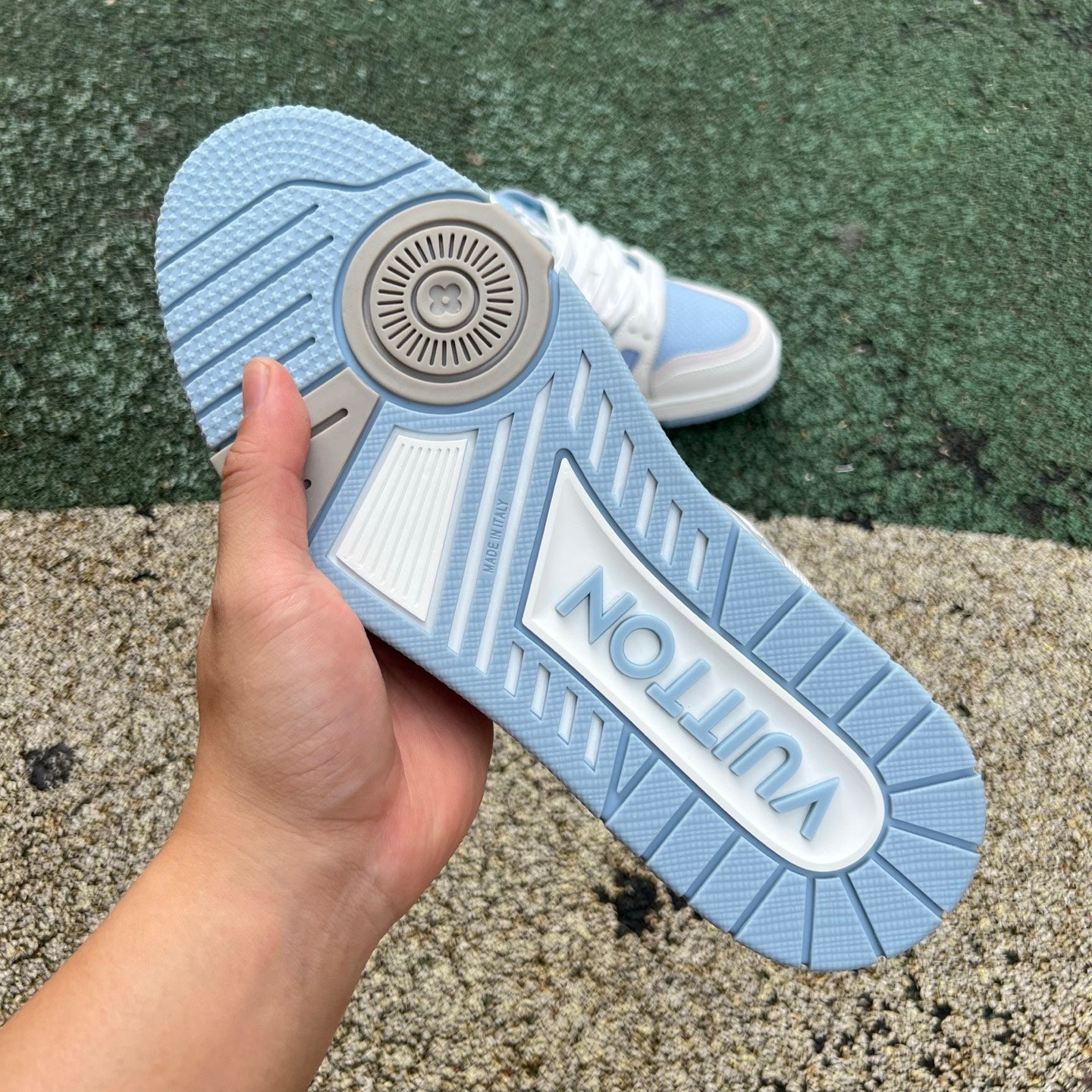 LOUIS VUITTON Trainer Lv blanco azul plata