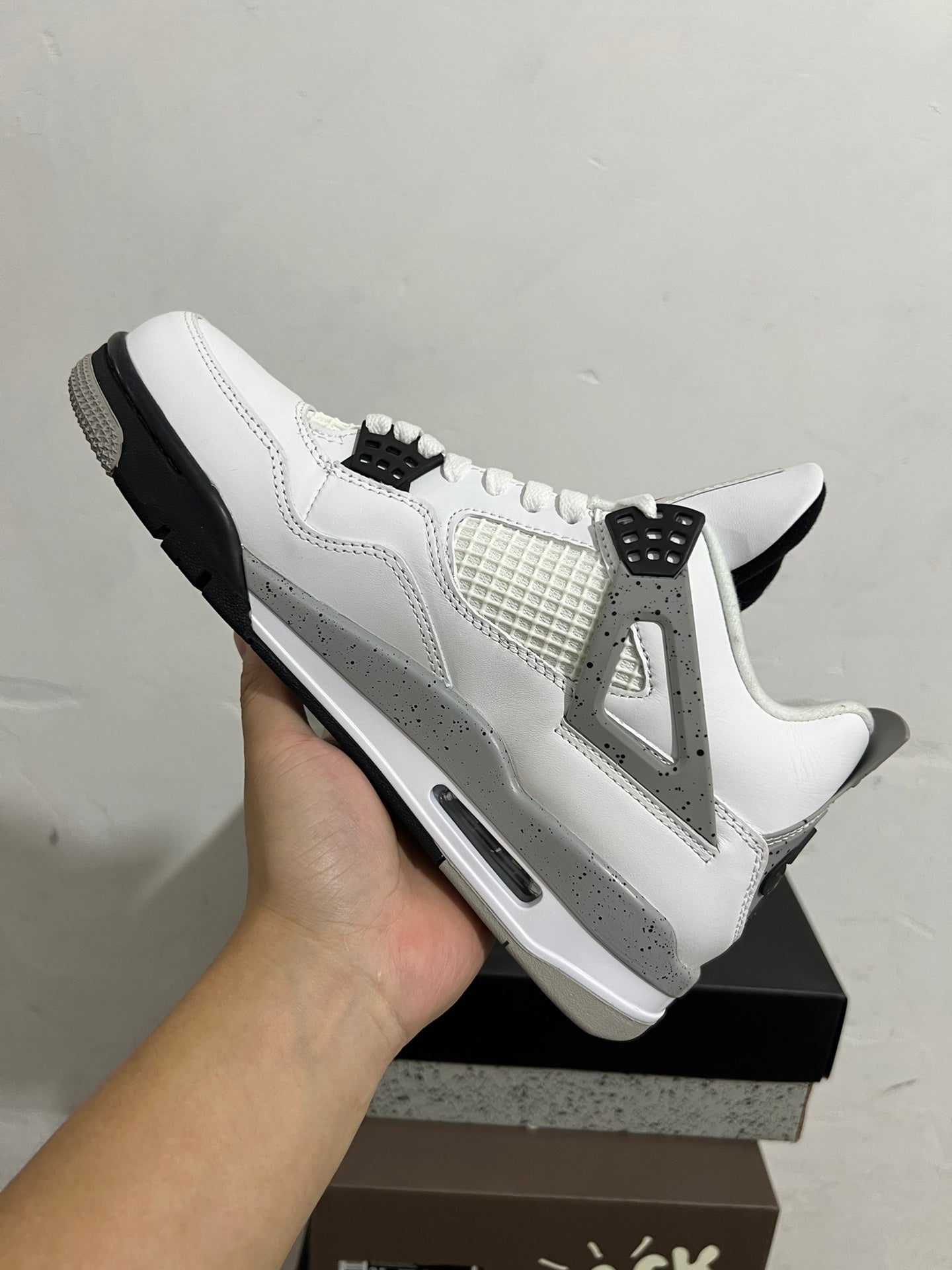 Air Jordan 4 white Cement