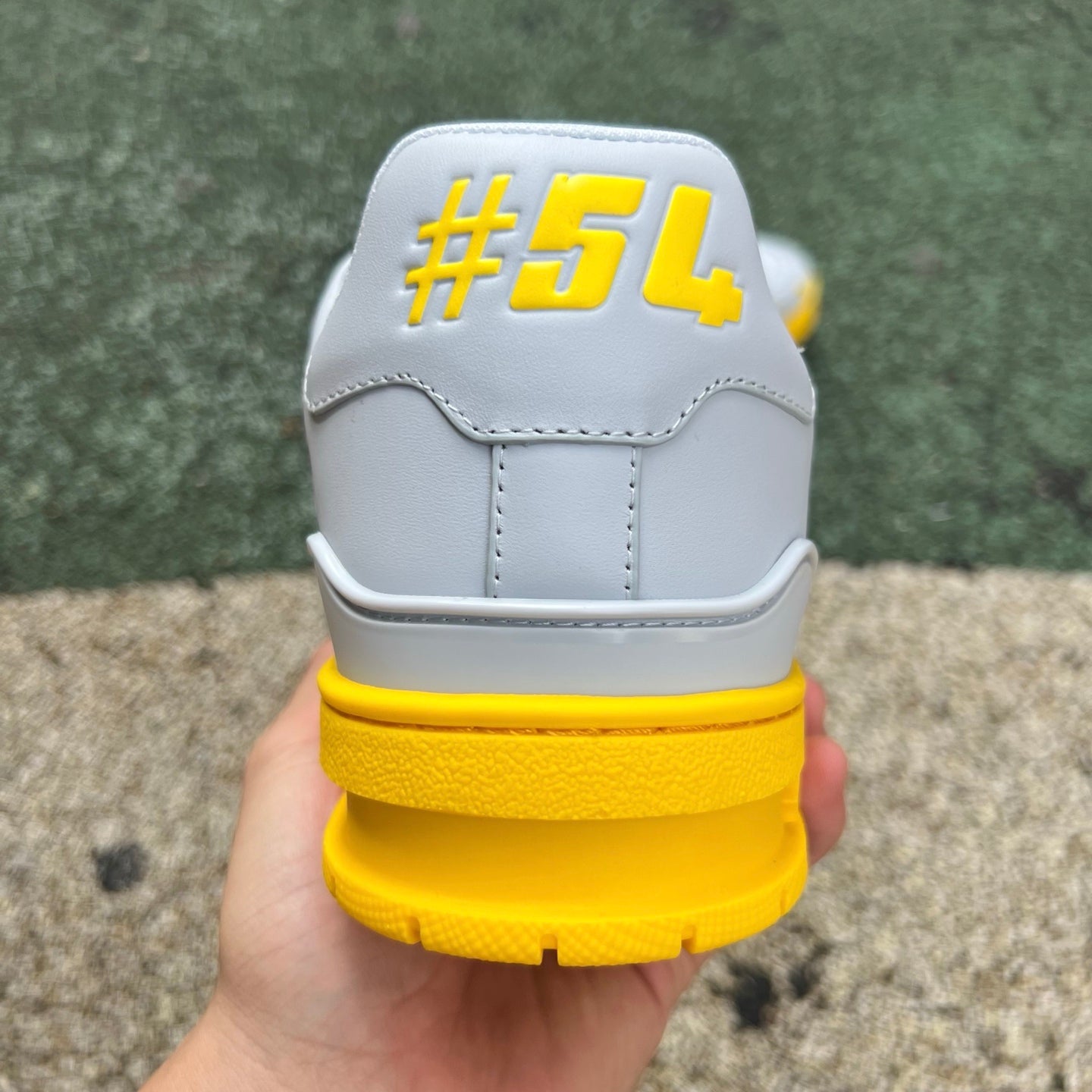 LOUIS VUITTON Trainer Lv gris-amarillo