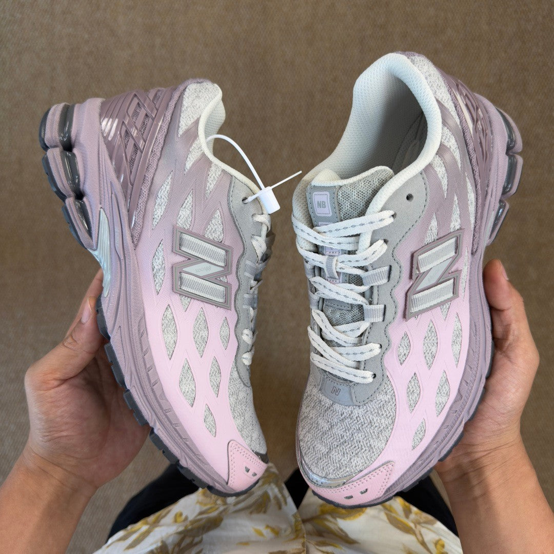 New Balance 1906R Pink