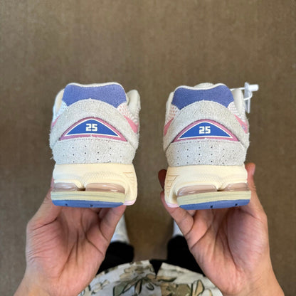 New Balance pink