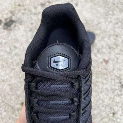 Nike Air Max Plus black colors