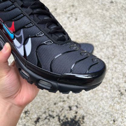 Nike Air Max Plus black colors