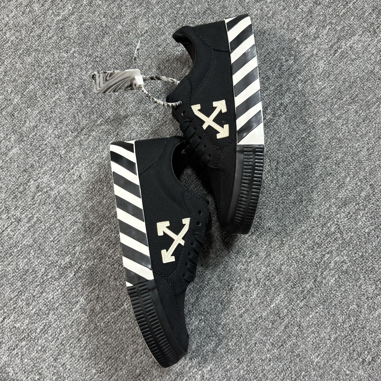 Vulcanized Black White