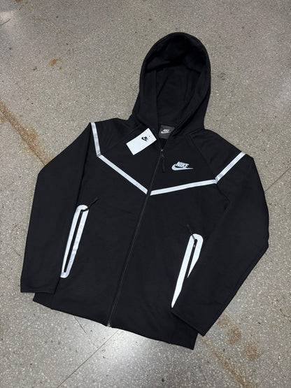 Nike tech Black poleron reflectante