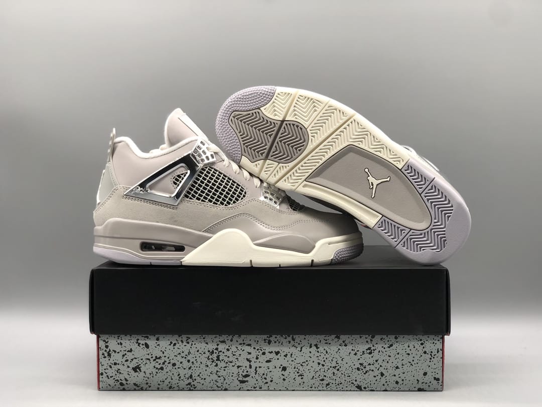 Jordan retro 4 Frozen Moment