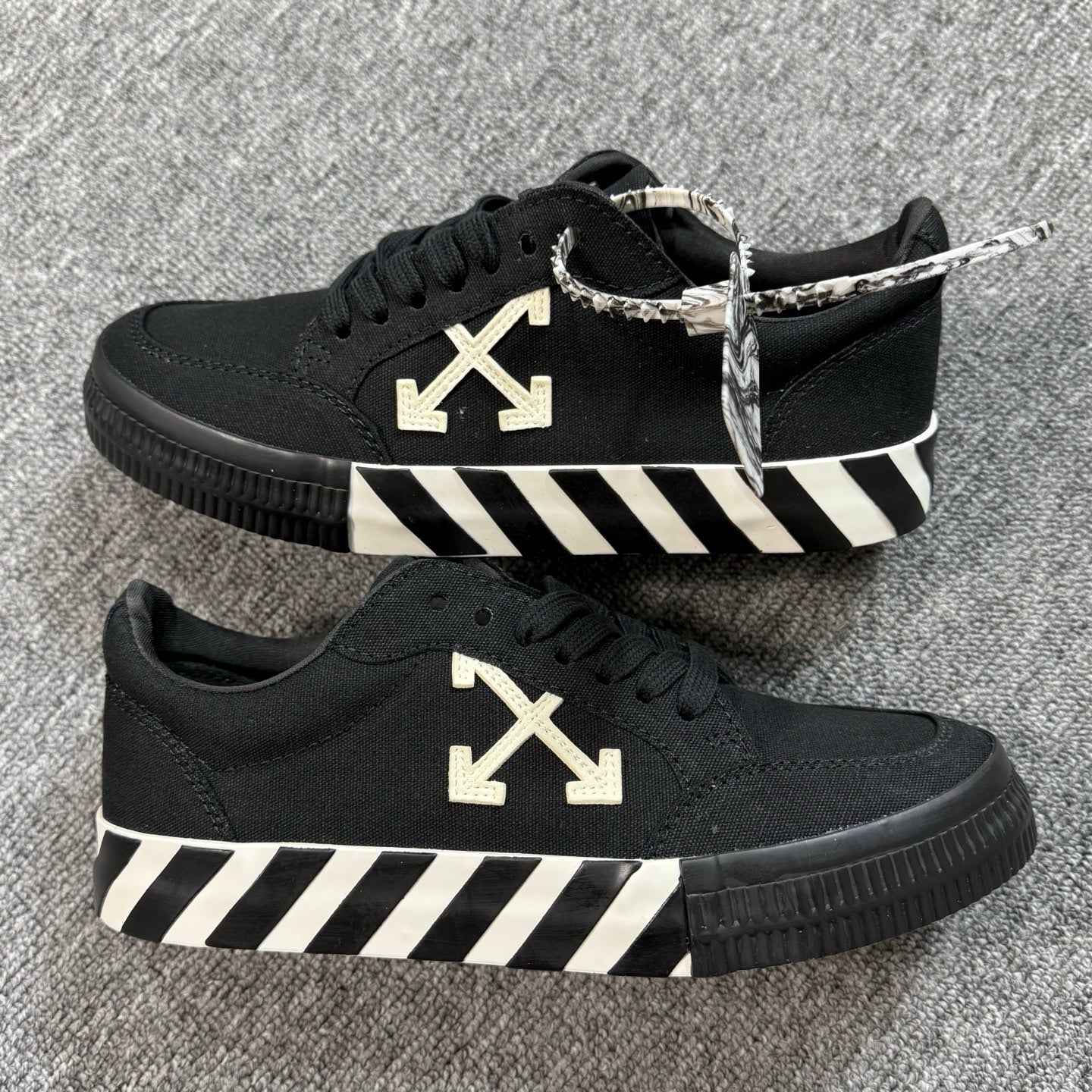 Vulcanized Black White