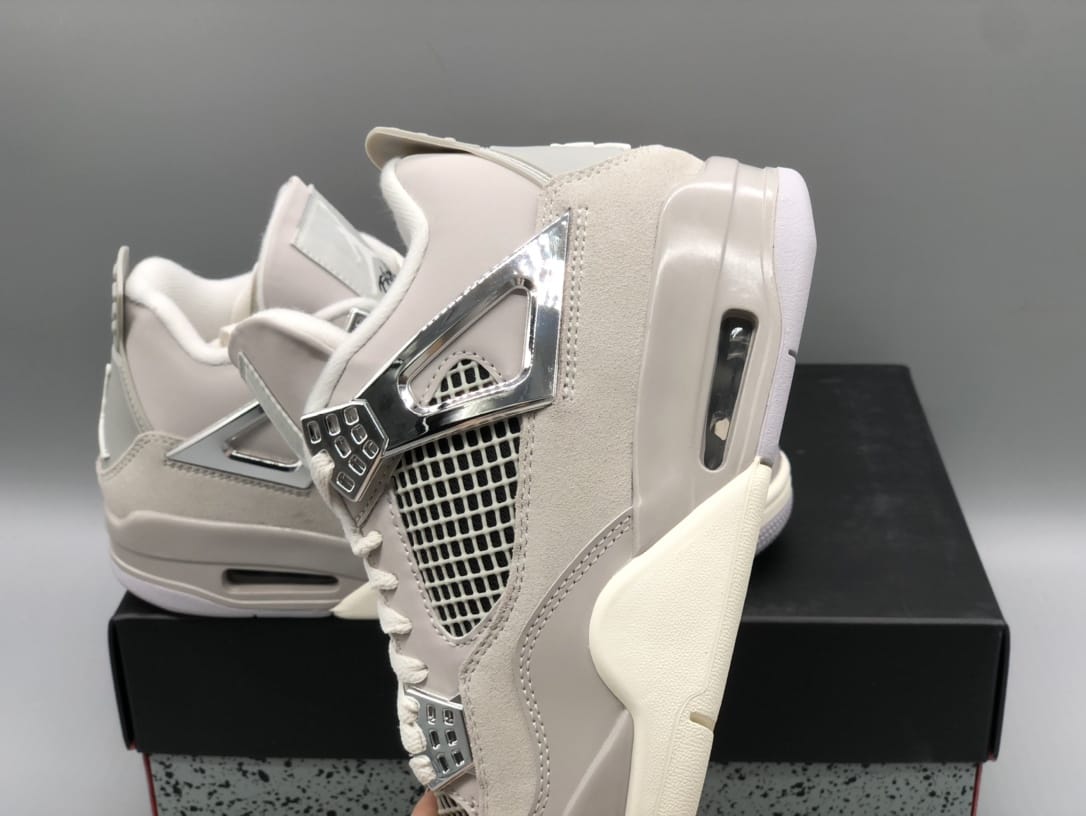 Jordan retro 4 Frozen Moment