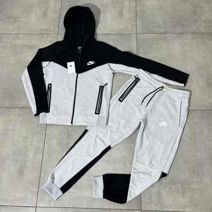 Conjunto Nike Tech Fleece B