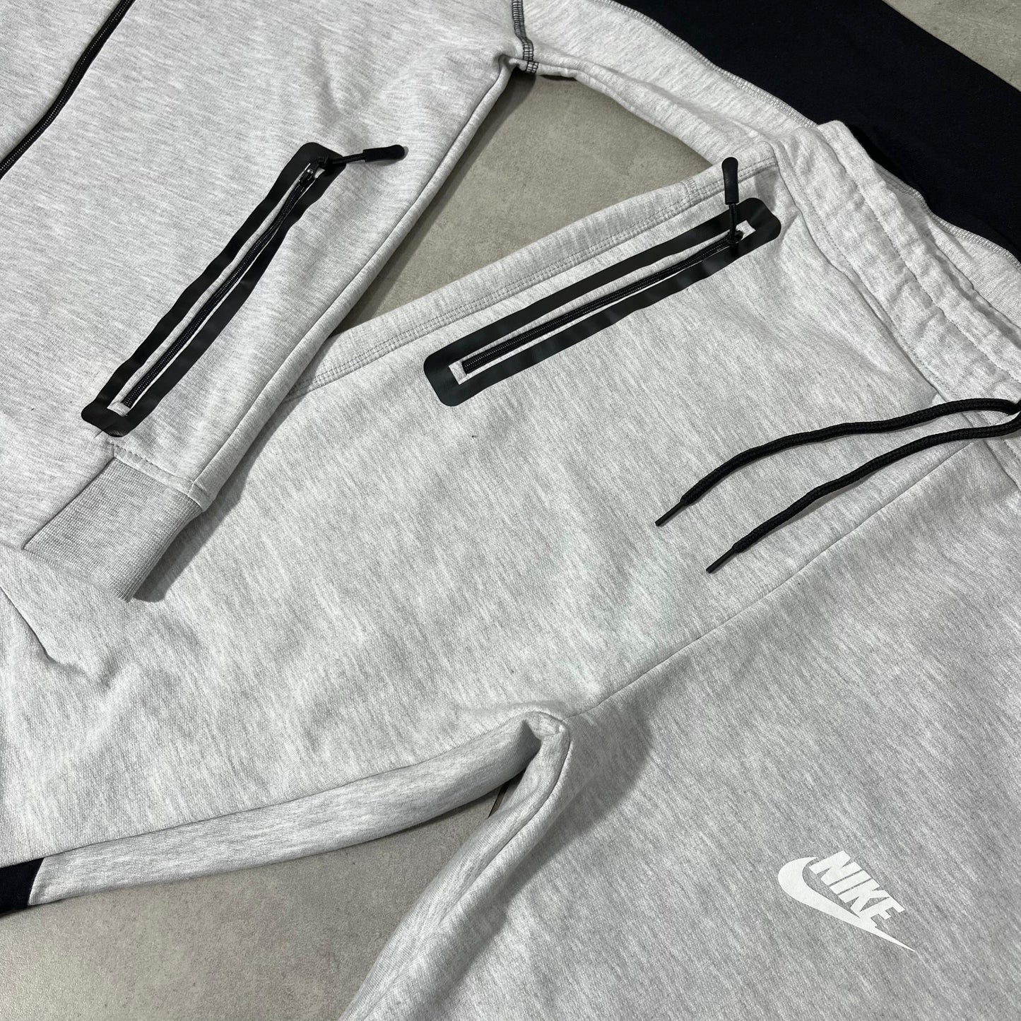 Conjunto Nike Tech Fleece B