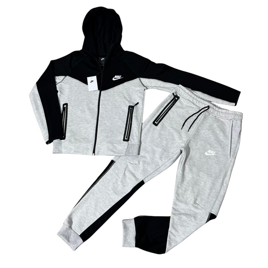 Conjunto Nike Tech Fleece B