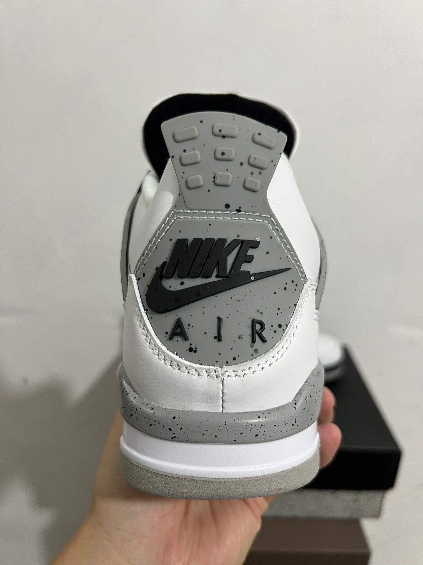 Air Jordan 4 white Cement
