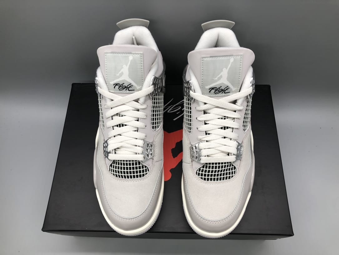 Jordan retro 4 Frozen Moment