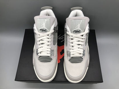 Jordan retro 4 Frozen Moment