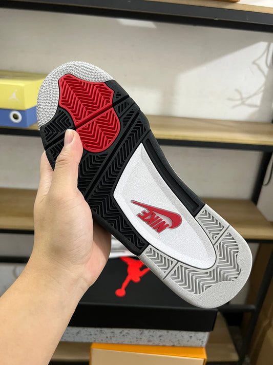 Air Jordan 4 white Cement