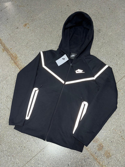 Nike tech Black poleron reflectante