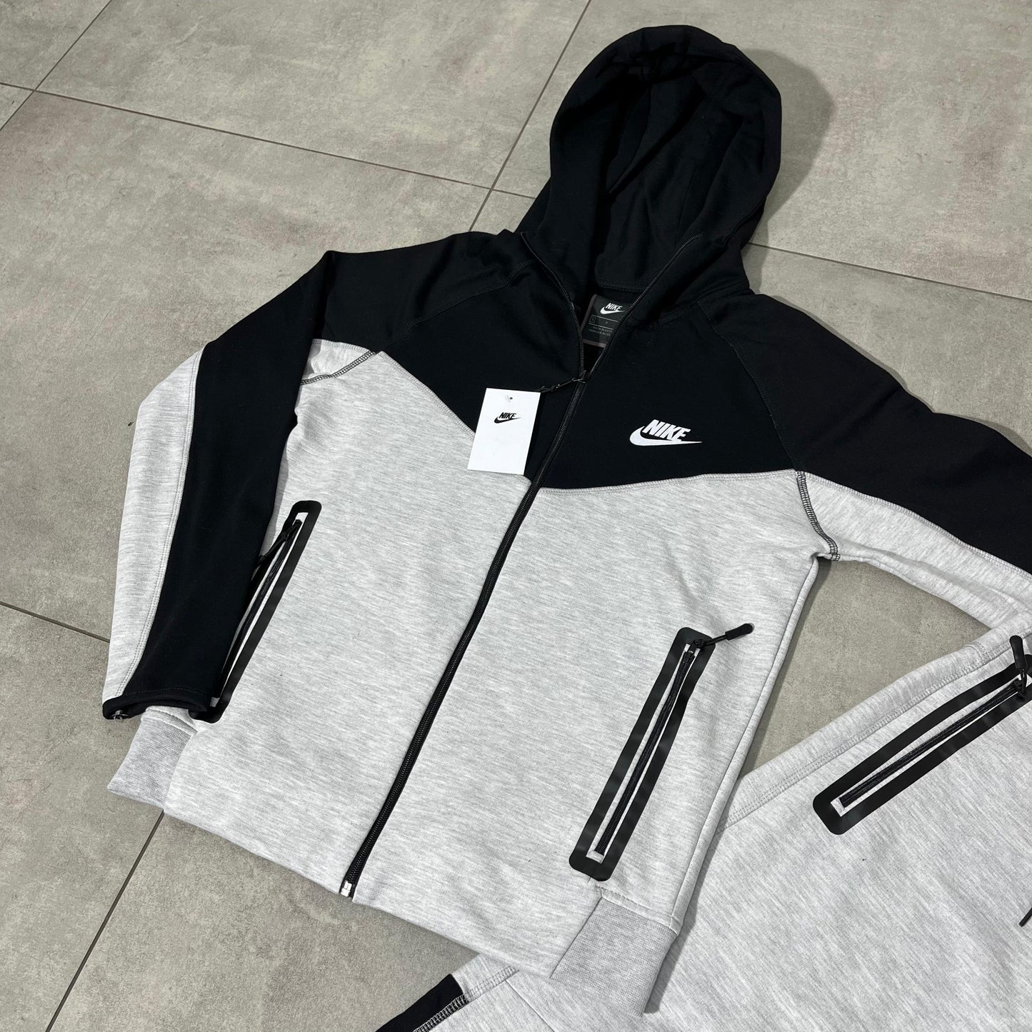 Conjunto Nike Tech Fleece B